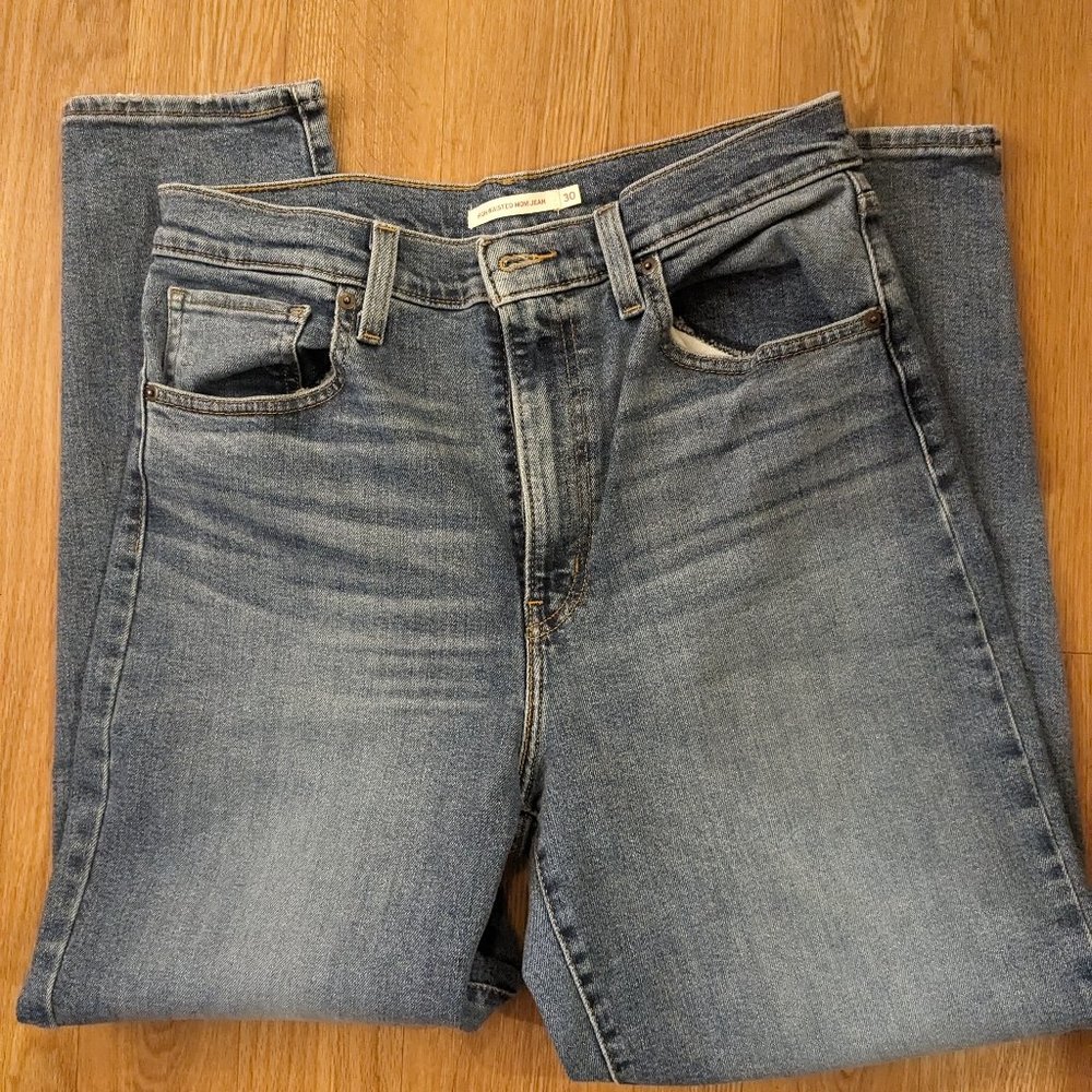 Levi's High Waisted Mom Jeans